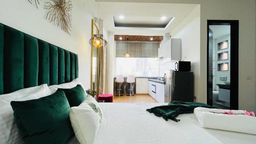 BluO Studio Noida BathTub Gym Balcony Garden — 4-Star Luxury Hotel in Noida, India