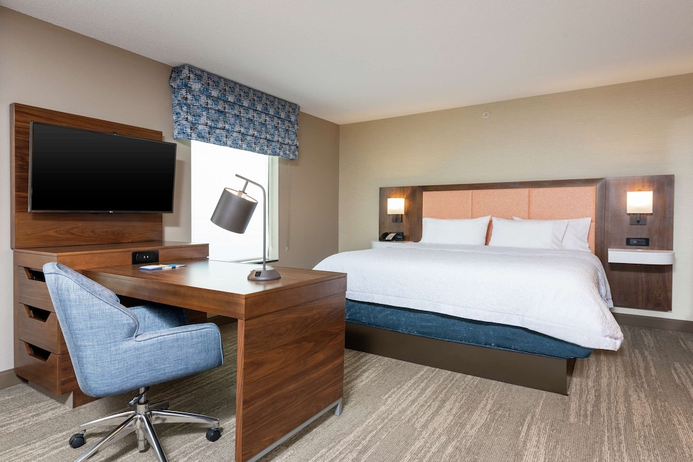 Hampton Inn & Suites Marshalltown - photo 9