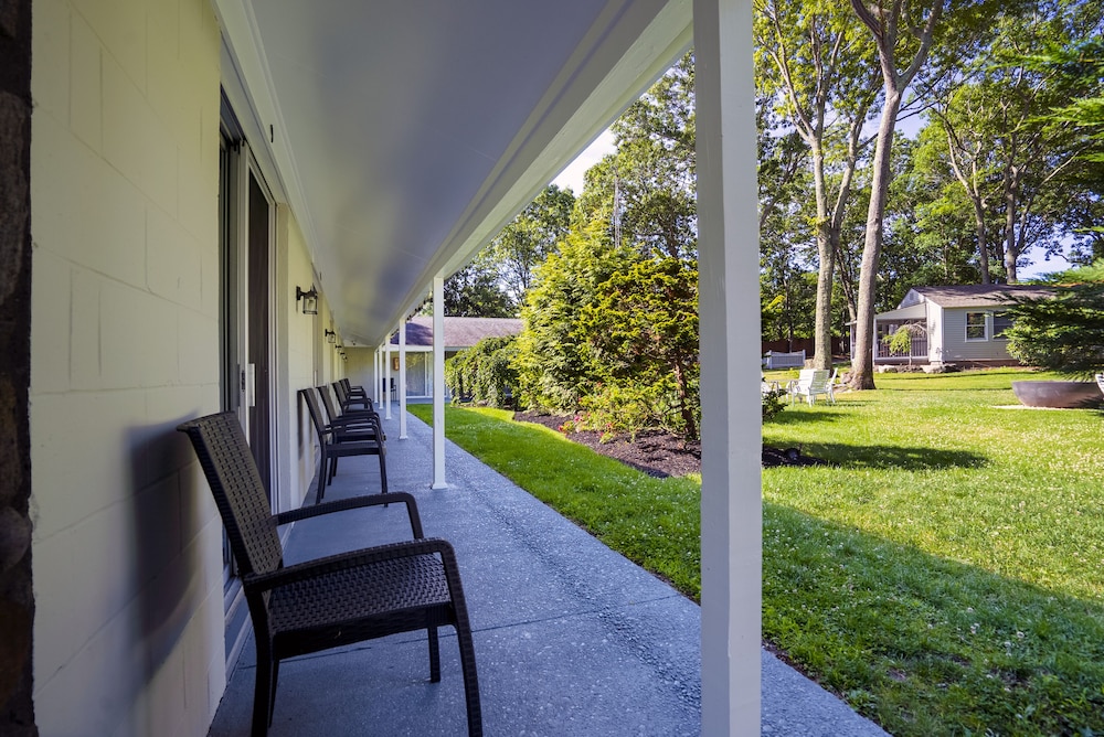 Hampton's Vacation Inn - photo 121