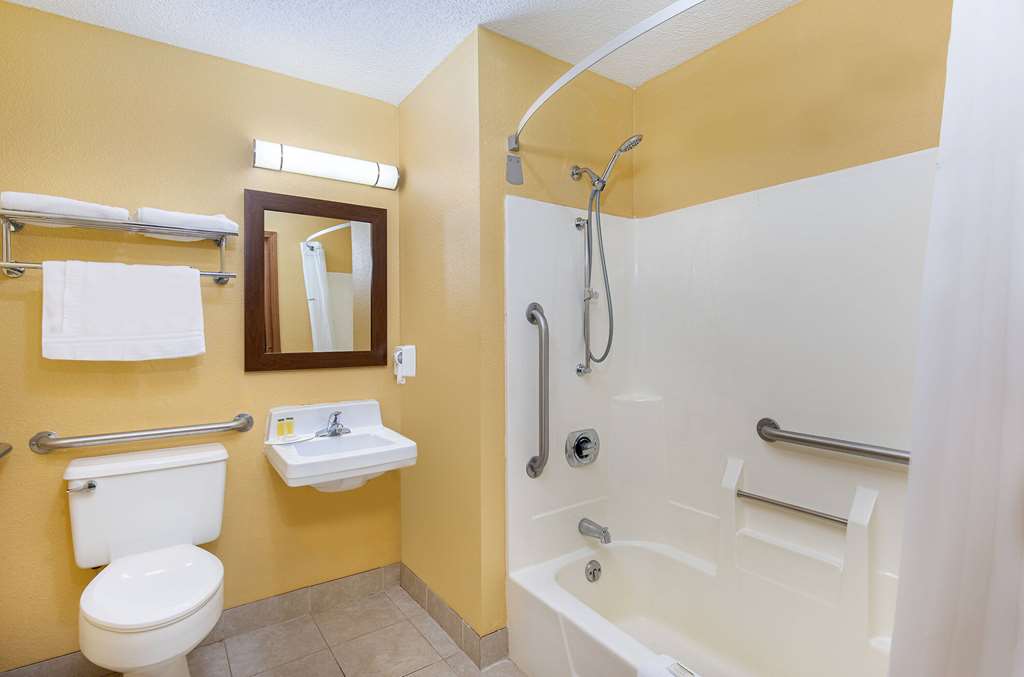 Super 8 by Wyndham Somerset - photo 12