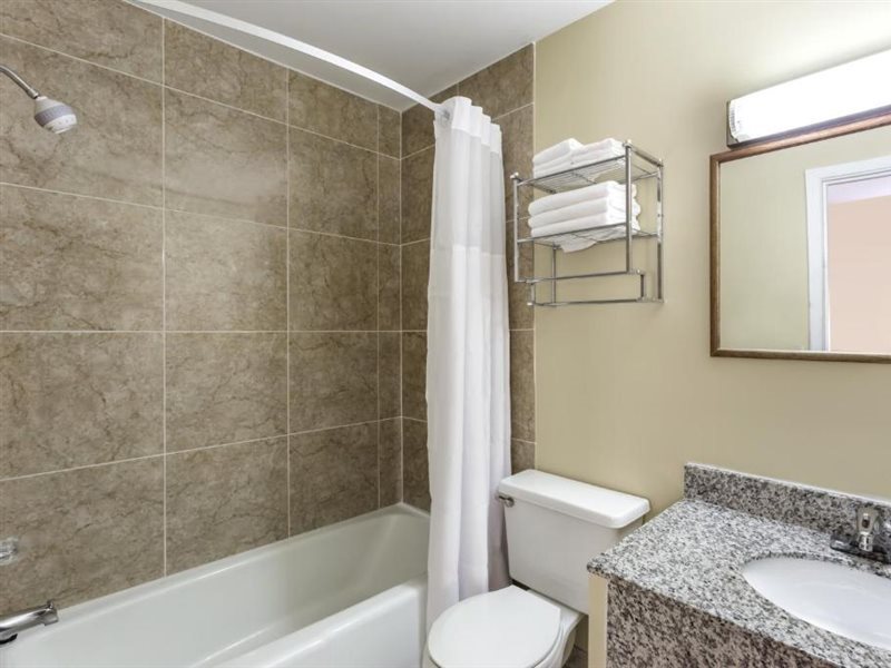 Days Inn by Wyndham Plymouth - photo 10