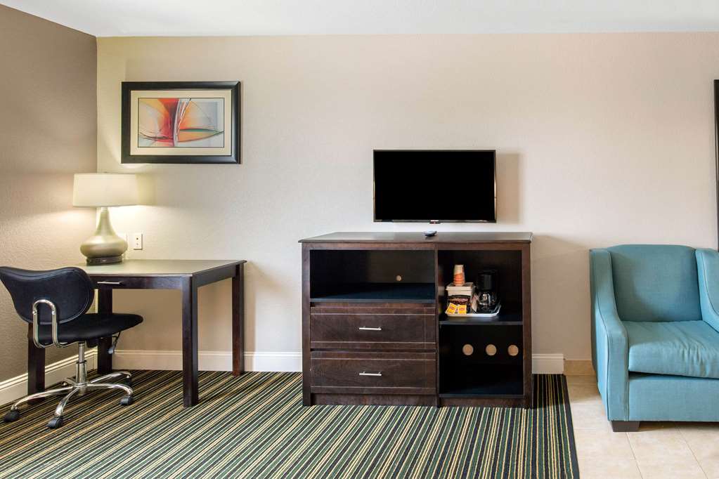 Quality Inn Port Arthur Nederland - photo 23