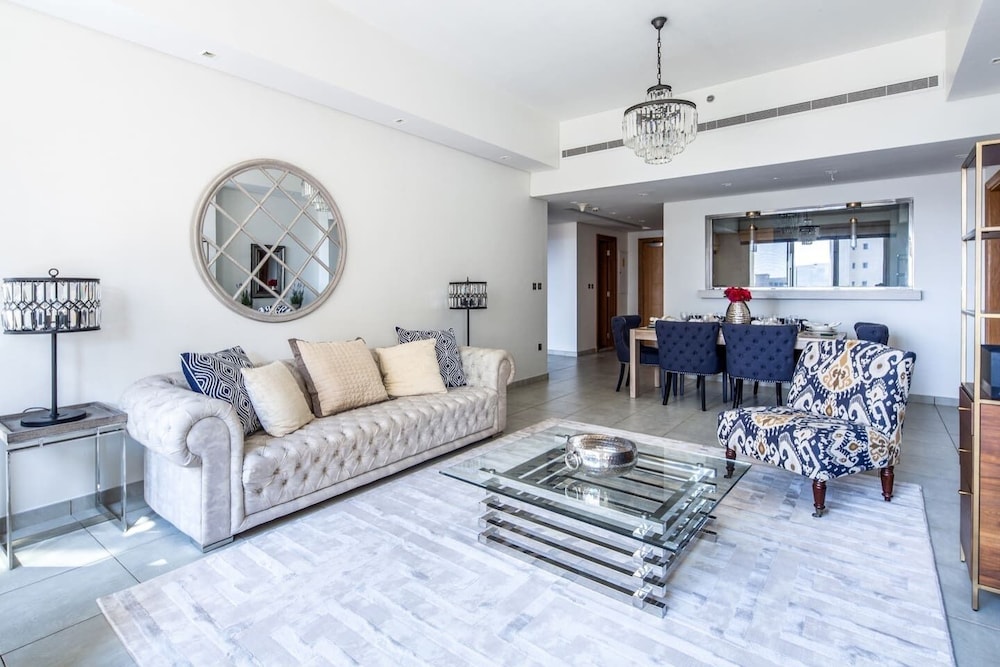 Refined 2BR Luxury Apartment at Palm Jumeirah — 5-Star Luxury Hotel in Dubai, United Arab Emirates