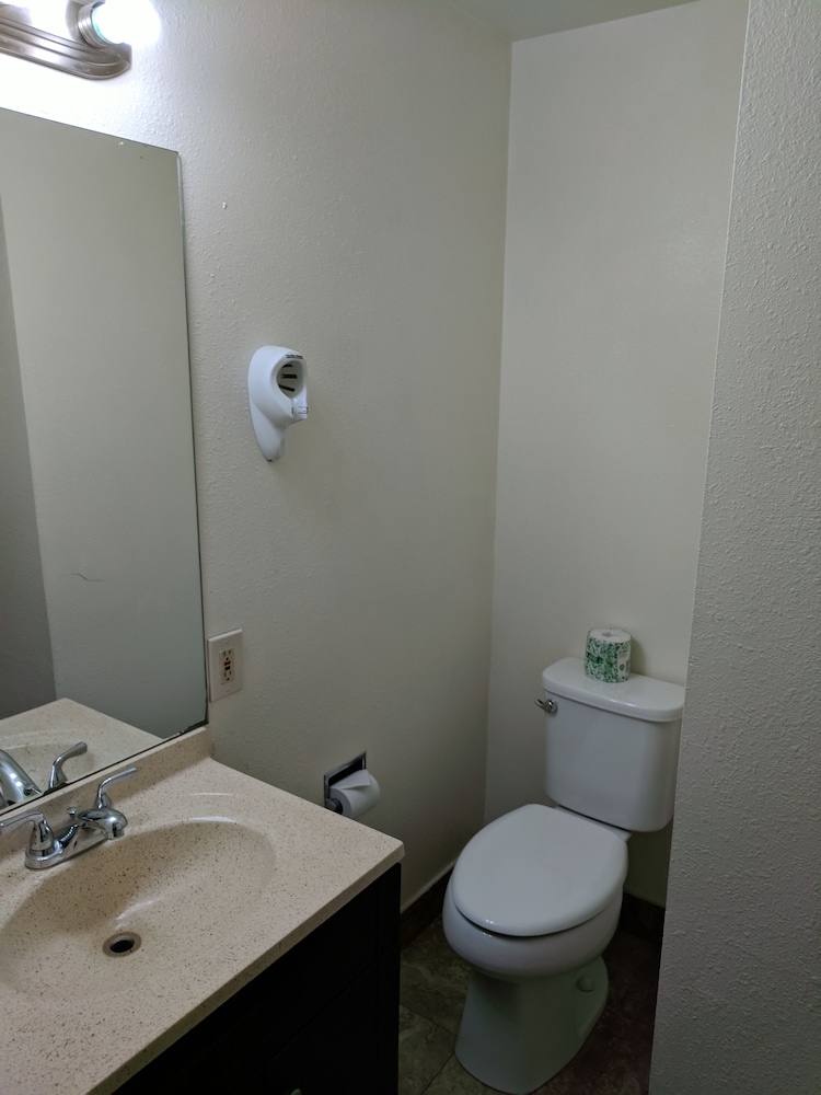 La Hacienda Motel - photo 18