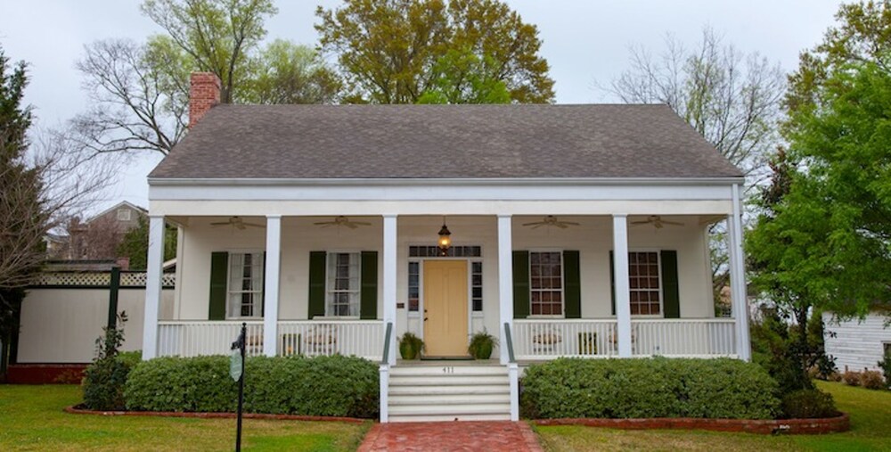 Marcia S Cottages — Natchez