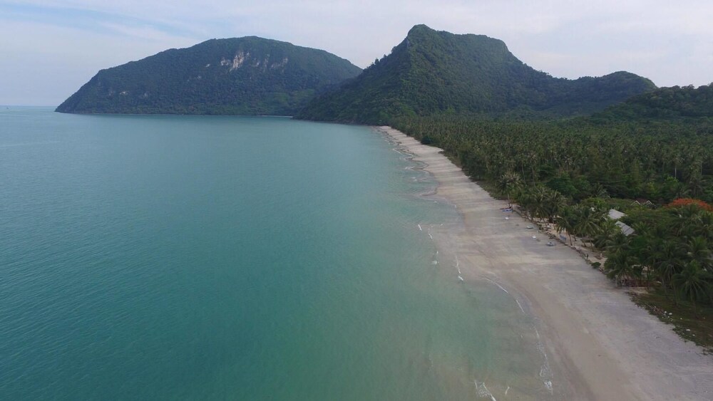 Baan Thong Ching Resort — 4-Star Luxury Hotel in Nakhon Si Thammarat, Thailand