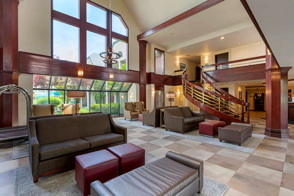 Best Western Pony Soldier Inn Airport - photo 3