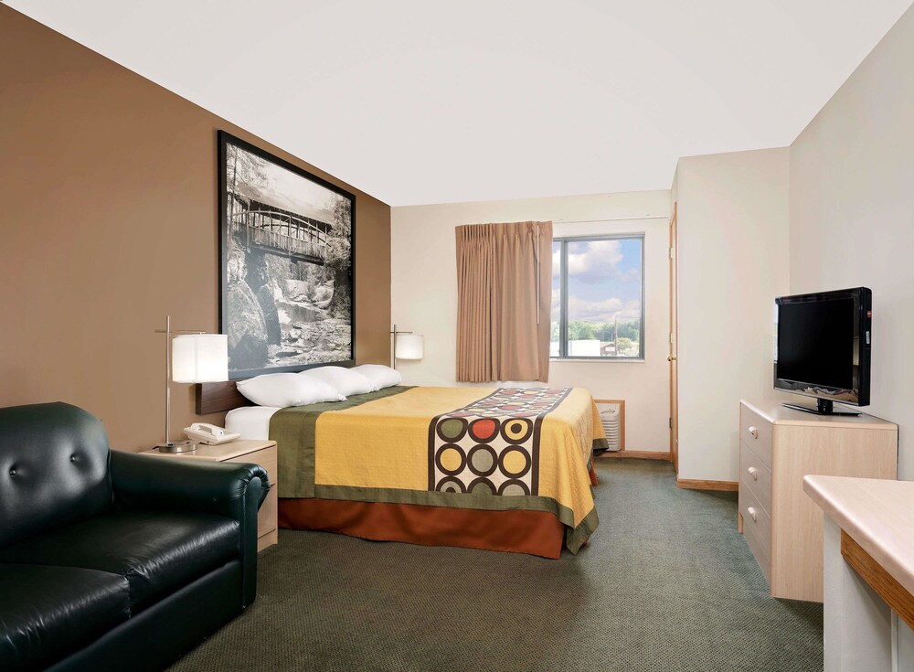 AmericInn by Wyndham Mauston - photo 12