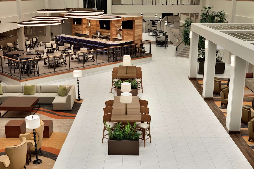 Embassy Suites by Hilton Milwaukee Brookfield - photo 59