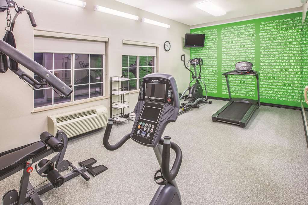La Quinta Inn & Suites by Wyndham Bay City - photo 9