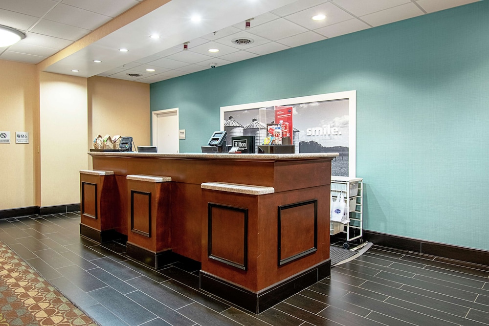 Hampton Inn Pine Grove - photo 8