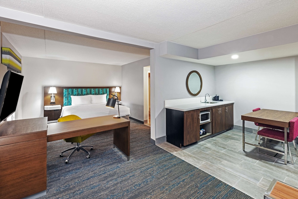 Hampton Inn & Suites Tulsa Woodland Hills 71st Memorial - photo 11