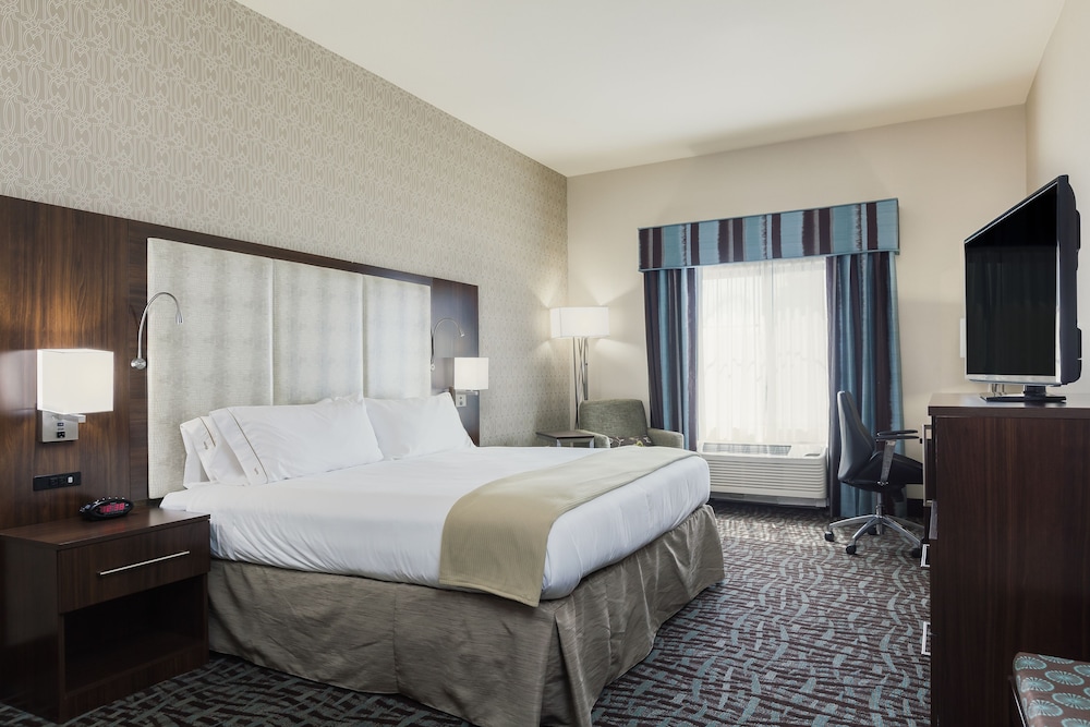 Holiday Inn Express & Suites Eureka by IHG - photo 11