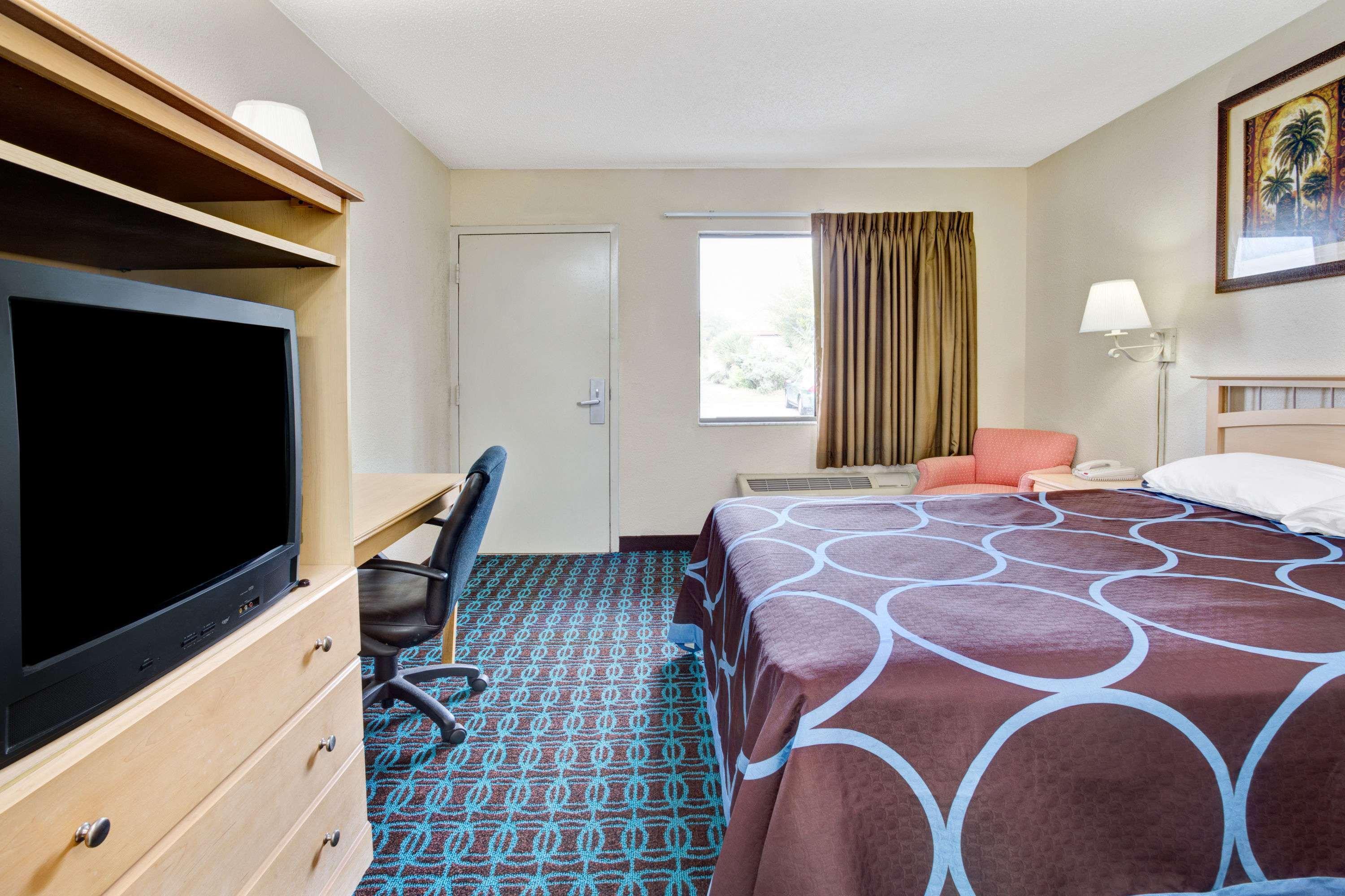 Super 8 by Wyndham Jacksonville Orange Park - photo 2