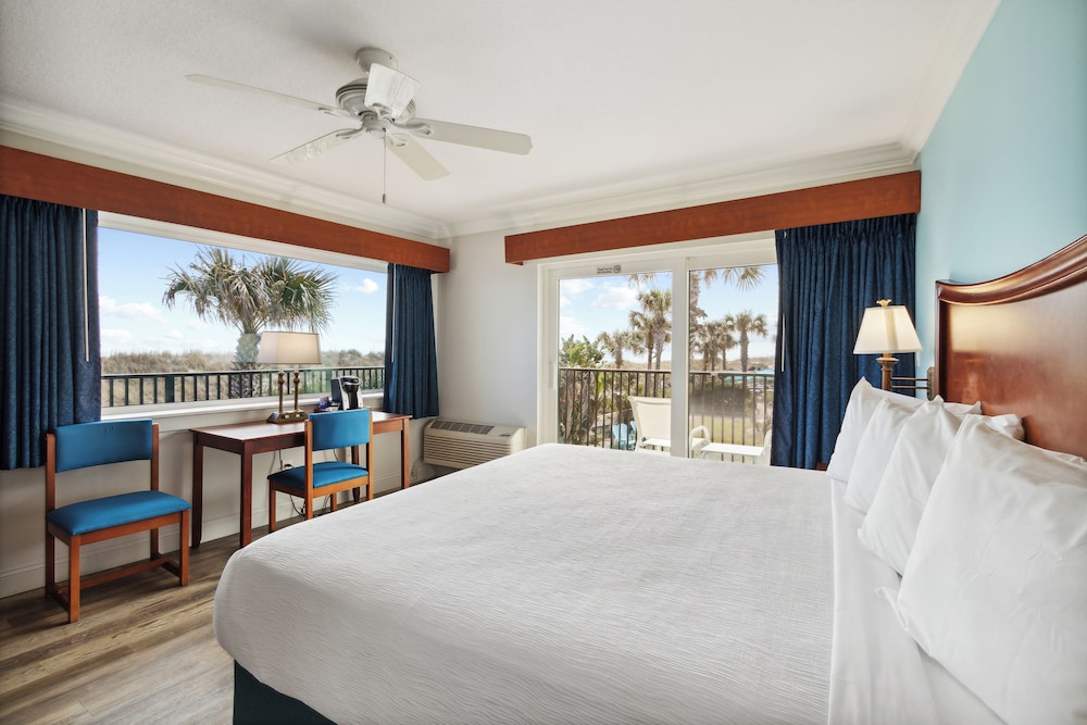 Seahorse Oceanfront Inn - photo 12
