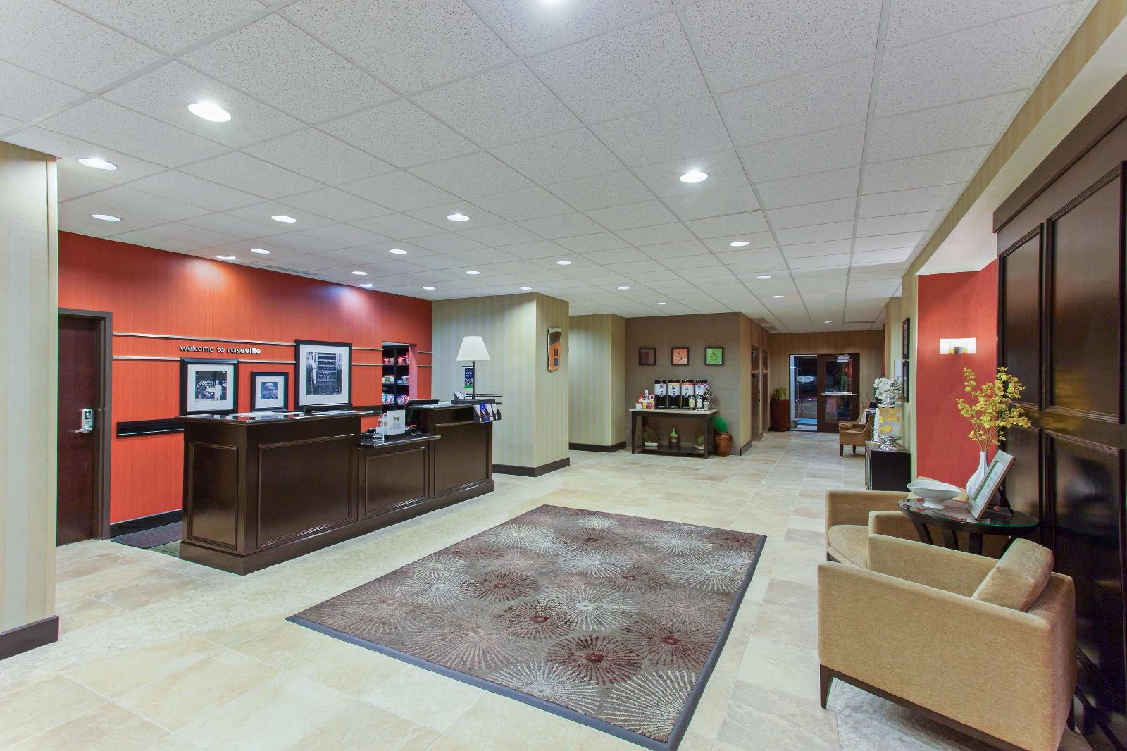 Hampton Inn & Suites Roseville - photo 12