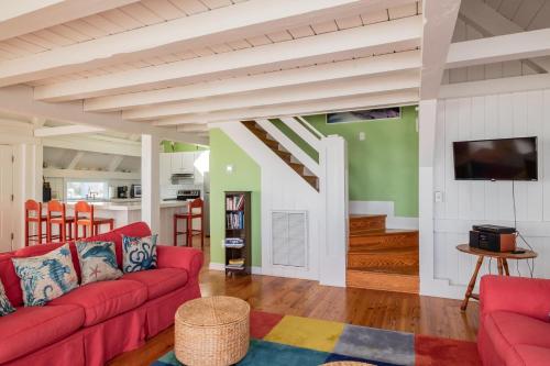 Cuddlefish by Oak Island Accommodations - photo 4