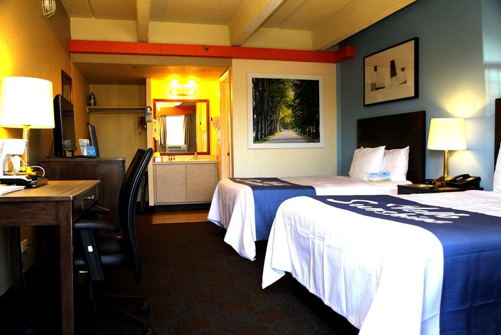 Days Inn by Wyndham Denver Downtown - photo 7
