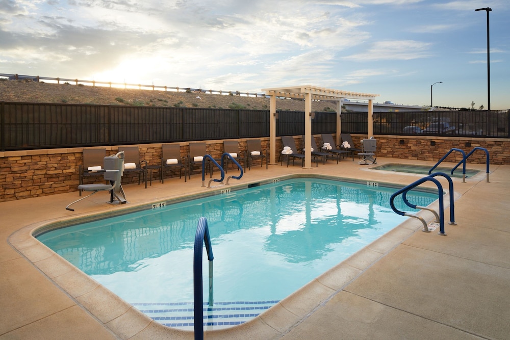 Fairfield Inn & Suites by Marriott Palmdale West - photo 23