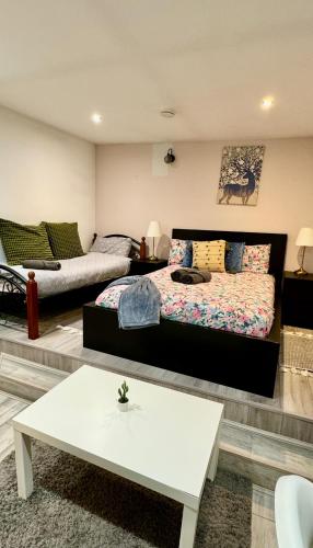 Acton High Street - last minute hotel in London