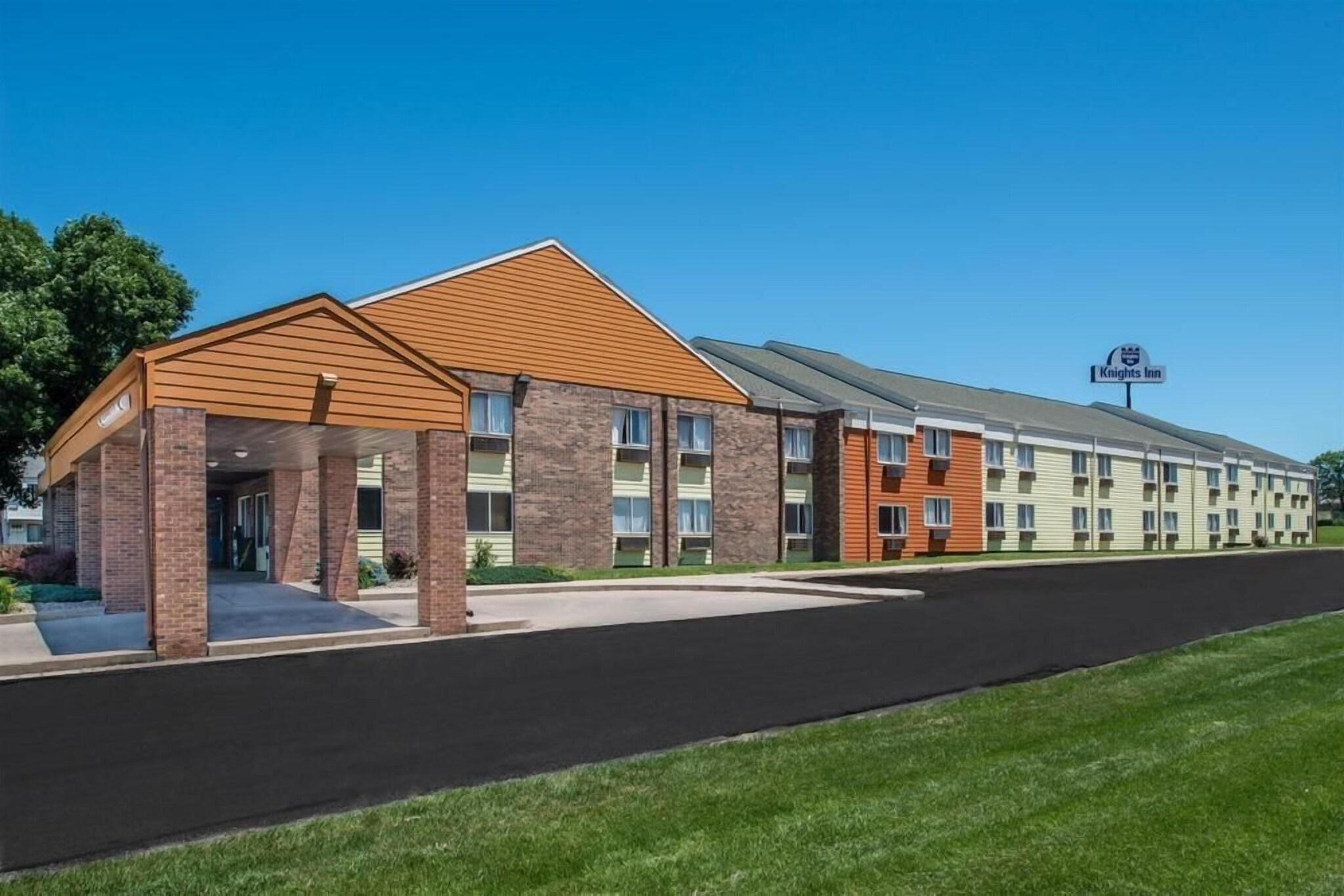 Sunset Inn & Suites - last minute hotel in Lincoln