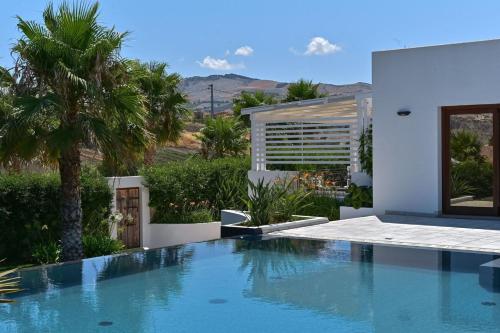 Villa Trepida — 4-Star Luxury Hotel in Buseto Palizzolo, Italy