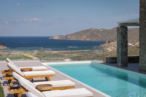 Retreat Hill Luxury Villas Mykonos — 4-Star Luxury Hotel in Mykonos, Greece