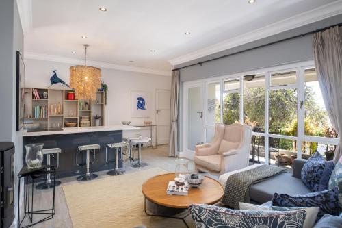 Salisbury Quiet Communal Garden — 4-Star Luxury Hotel in Cape Town, South Africa