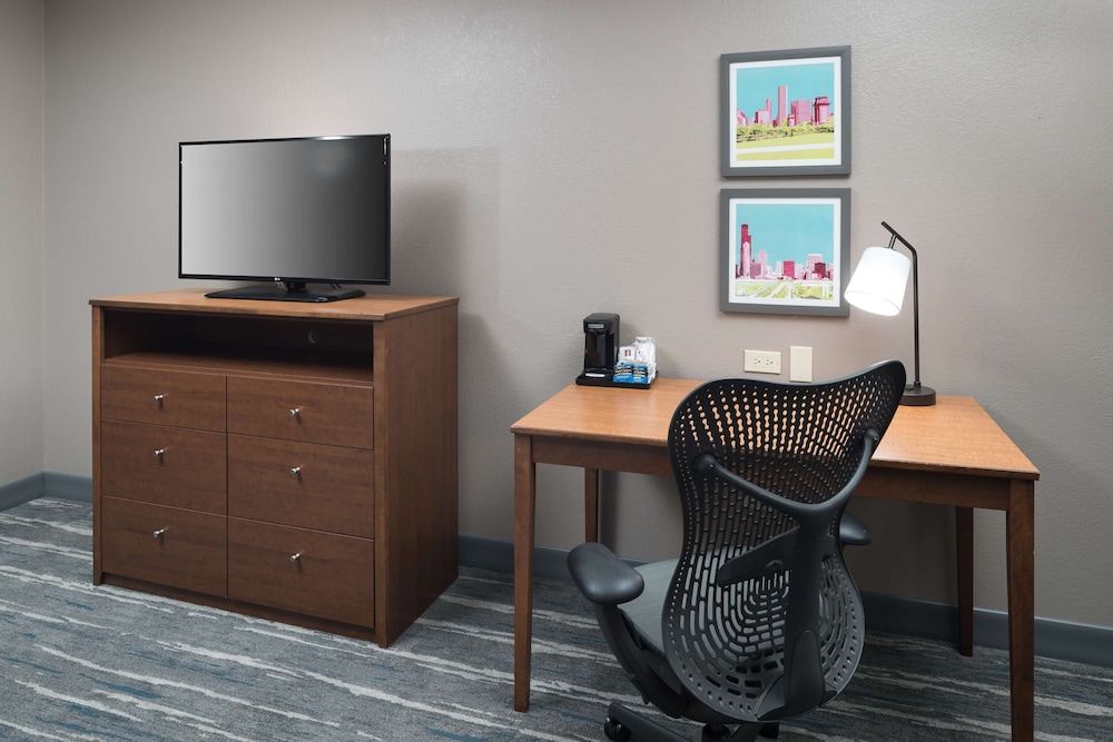 Hampton Inn & Suites Chicago North Shore Skokie - photo 24