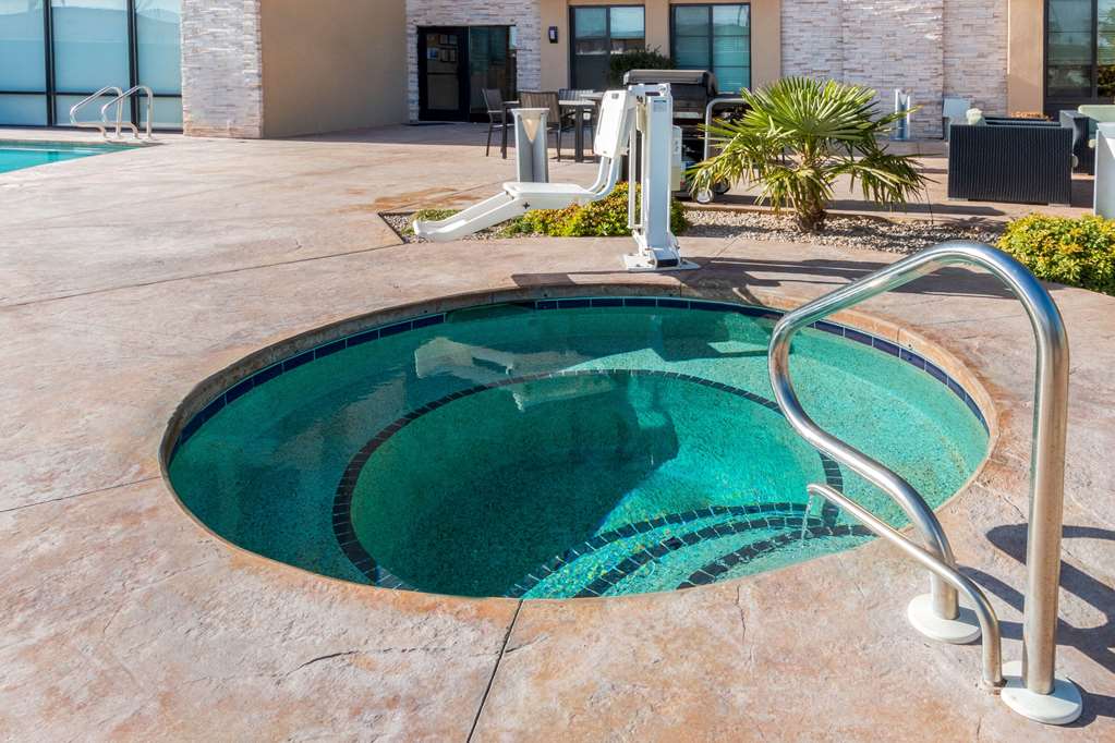 La Quinta Inn & Suites by Wyndham Carlsbad - photo 15