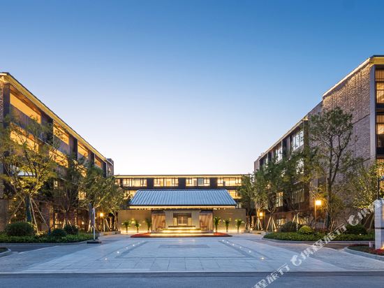 Nanjing Tangshan Hentique Spring Valley Hotel — 5-Star Luxury Hotel in Nanjing, People's Republic of China