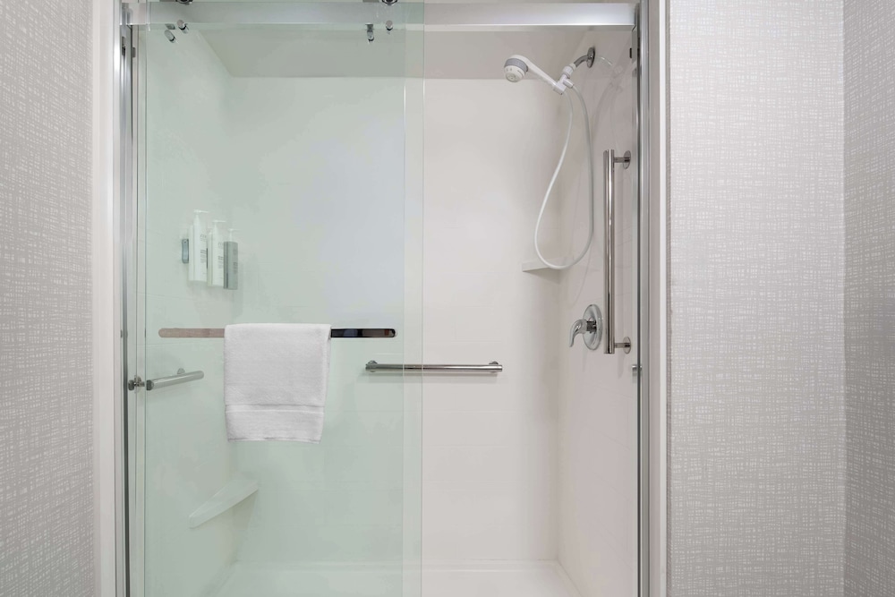Hampton Inn Sturbridge - photo 23