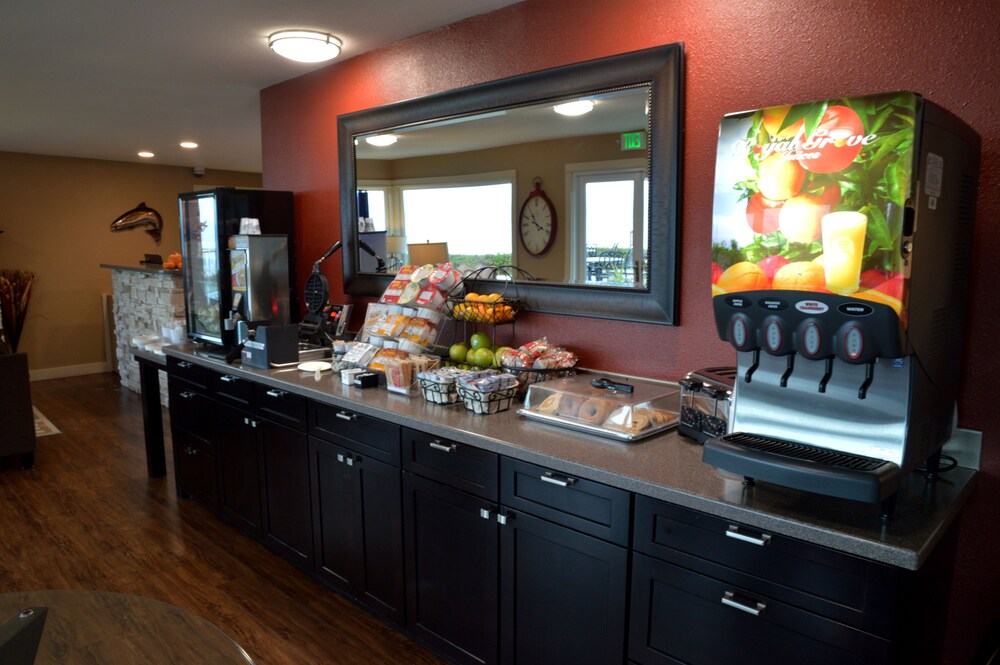 Astoria Crest Motel - photo 81