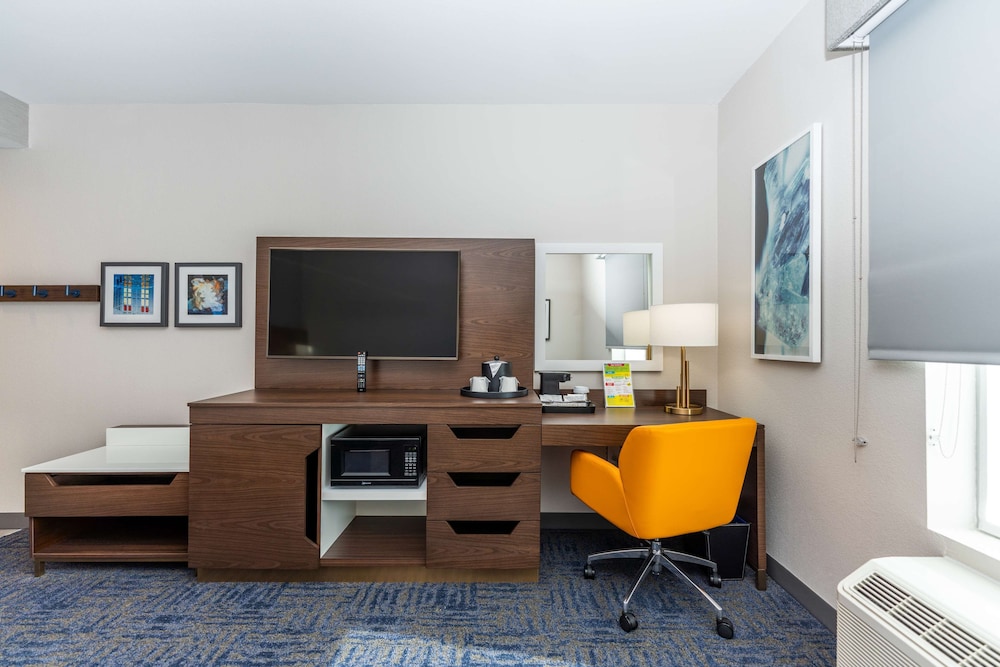 Hampton Inn & Suites Houston Sugar Land - photo 39
