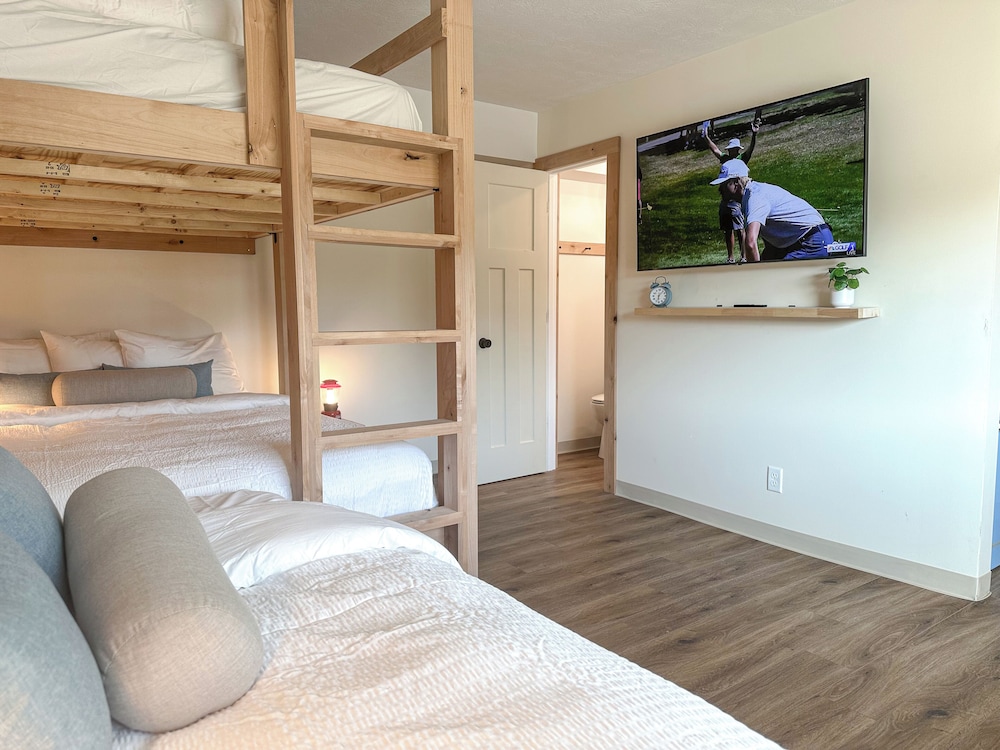 Explorer Rest & Recreation - photo 5