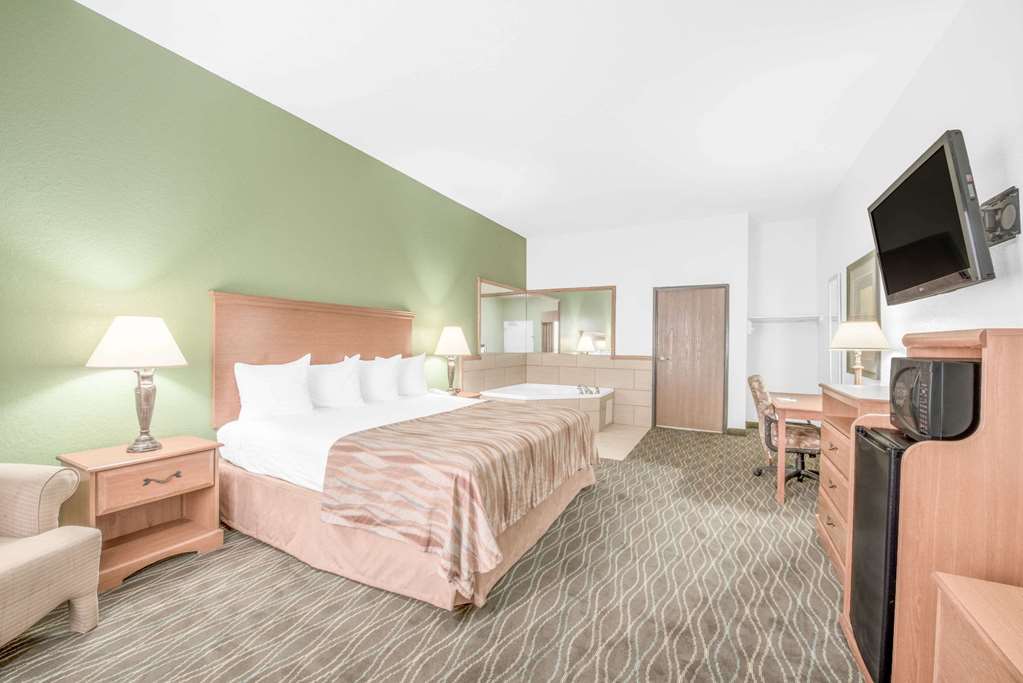 Baymont by Wyndham Pearsall - photo 11