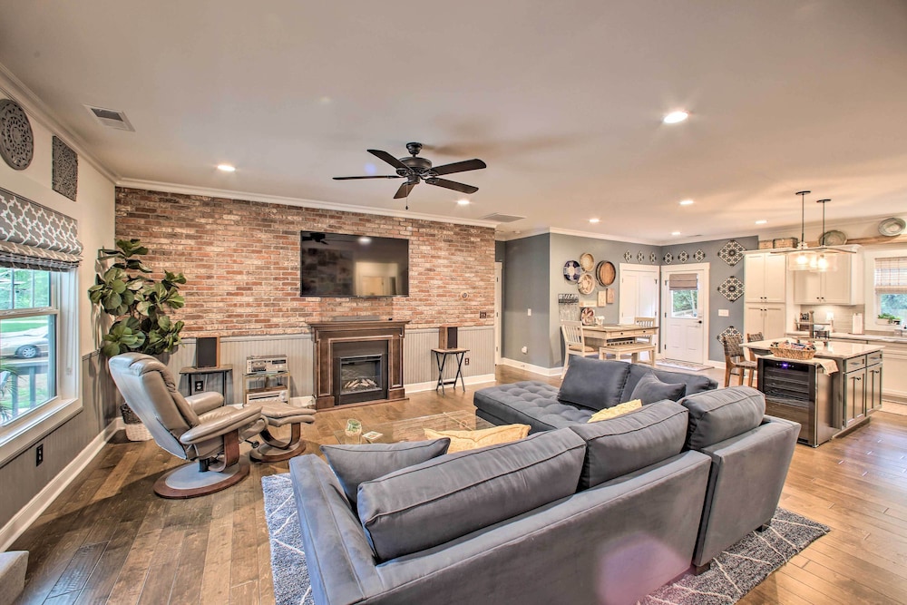 2 Mi To Downtown Luxe Greenville Retreat in Greenville, United States