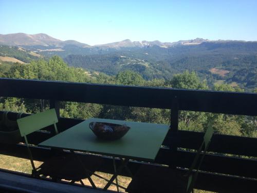 Duplex Superbe Vue Montagne in La Bourboule, France