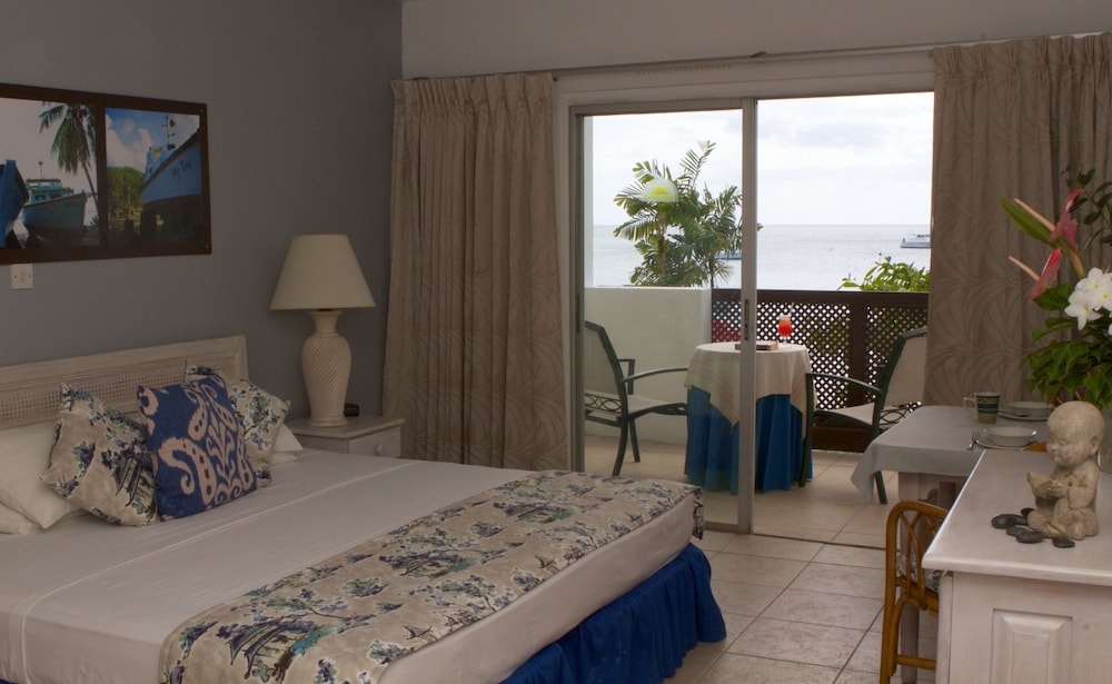 Tropical Sunset Beach Apartment Hotel in Holetown, Barbados
