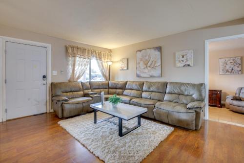 Pet Friendly Las Vegas Home Shared Pool and Hot Tub
