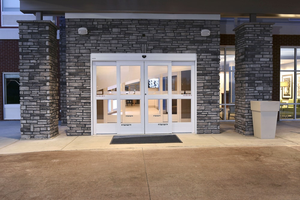 Holiday Inn Express & Suites Madisonville by IHG — hotel in Madisonville