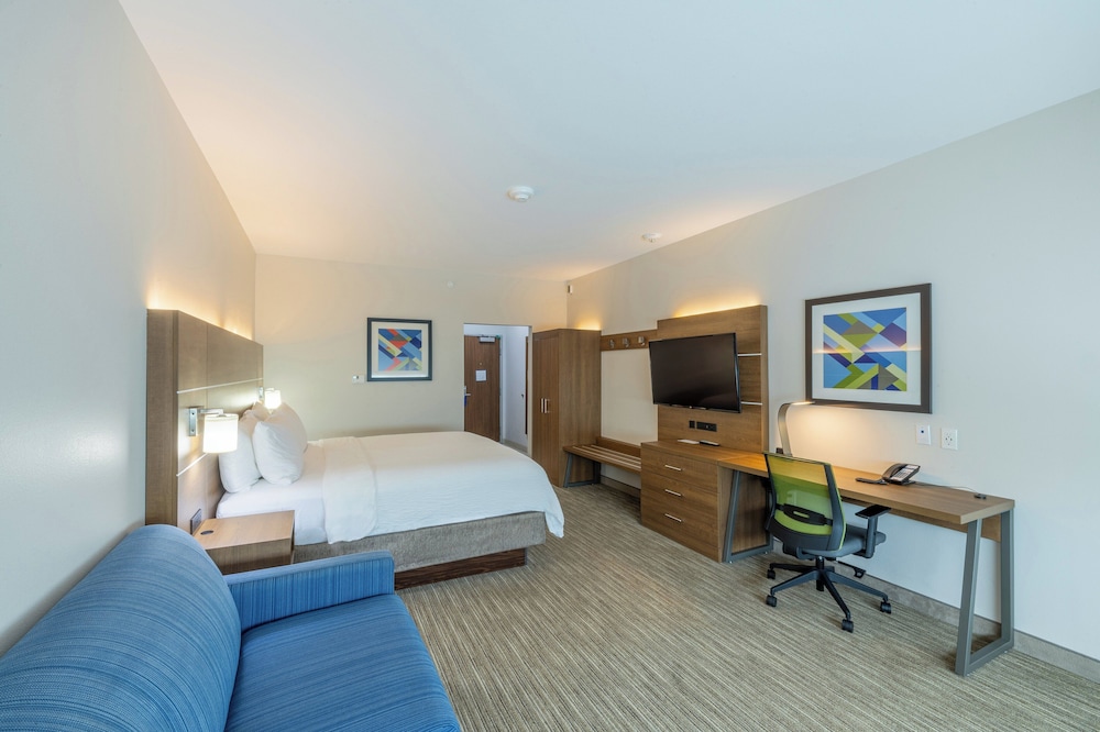 Holiday Inn Express & Suites Lindale Tyler by IHG - photo 7