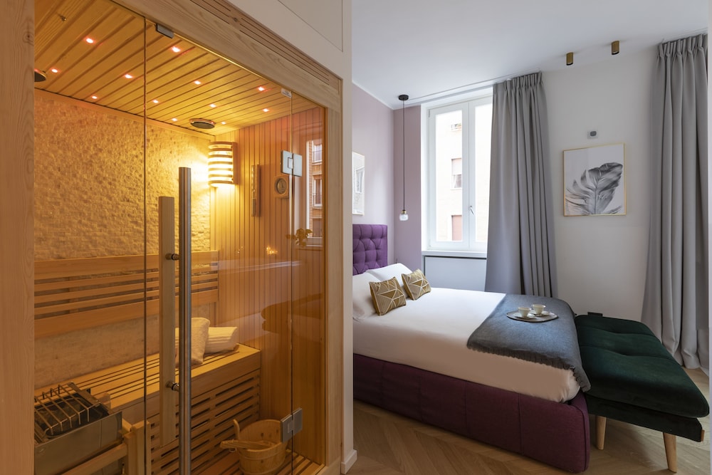 ROMAC Trinity with steam bath — 4-Star Luxury Hotel in Rome, Italy