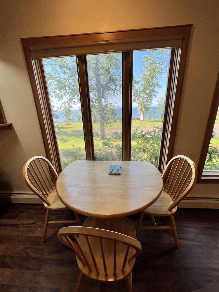 Thomsonite Beach Inn - photo 85