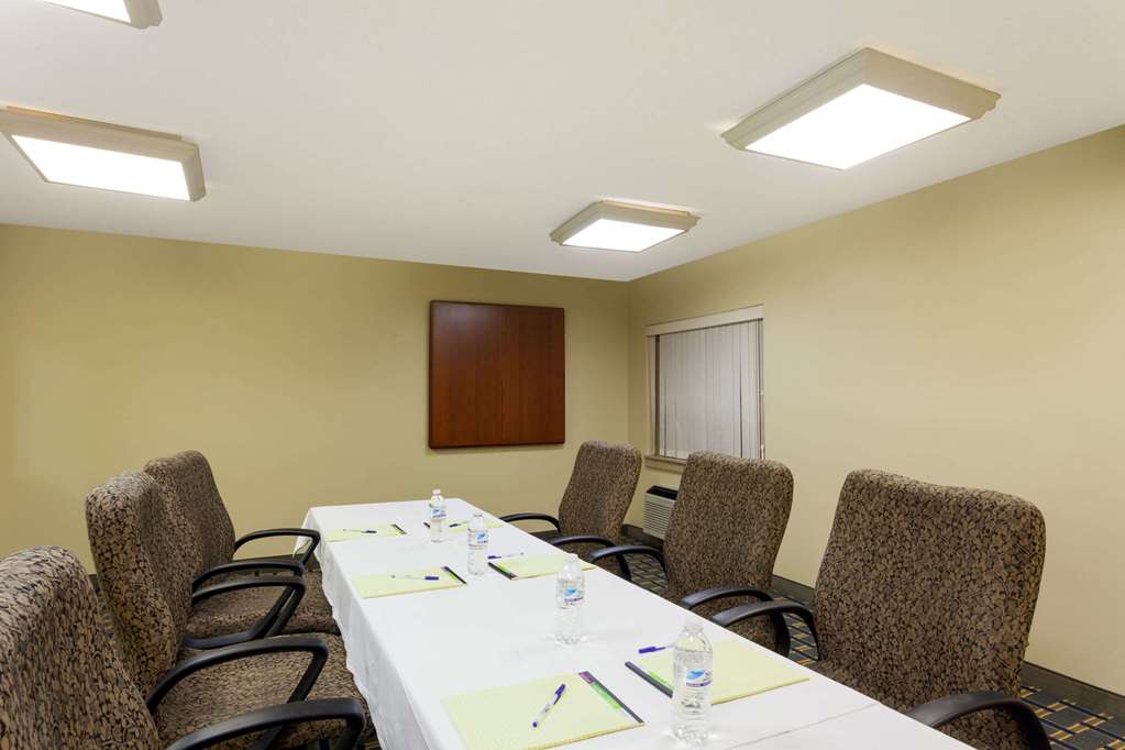 Baymont by Wyndham Memphis East - photo 14