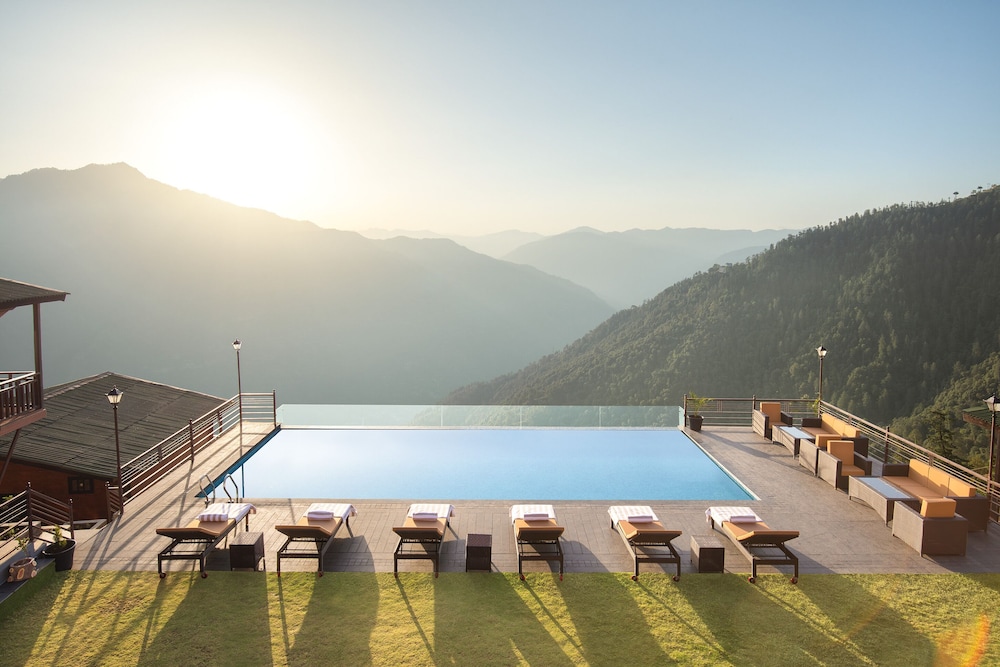 juSTa Cliffend Resort & Spa Mashobra in Shimla, India
