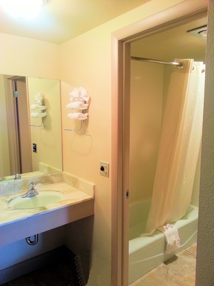The Greenwell Inn - photo 29