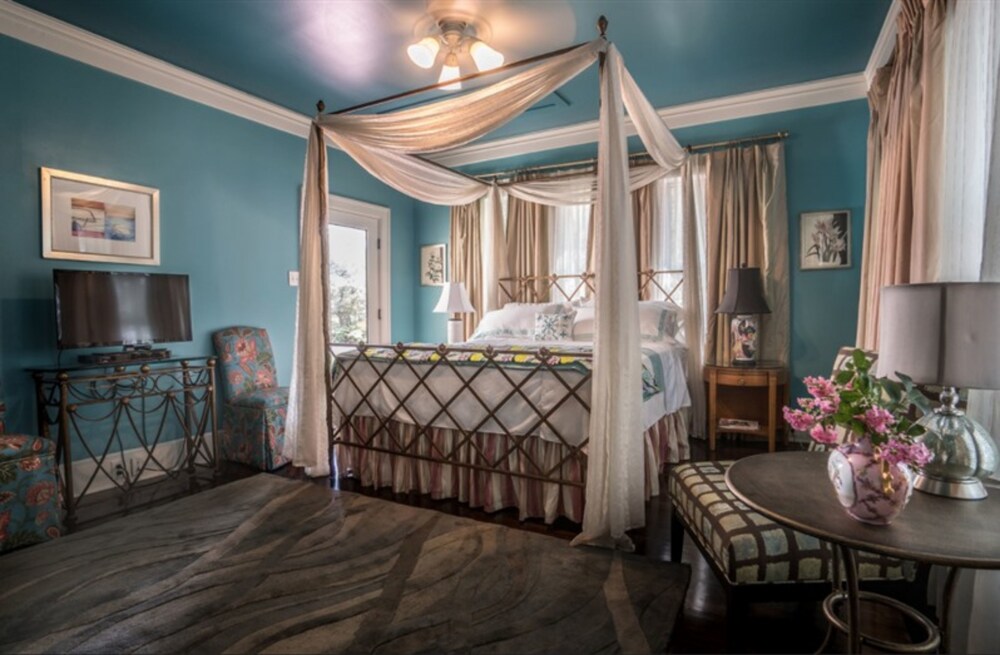 The Olive Tree Court - photo 7