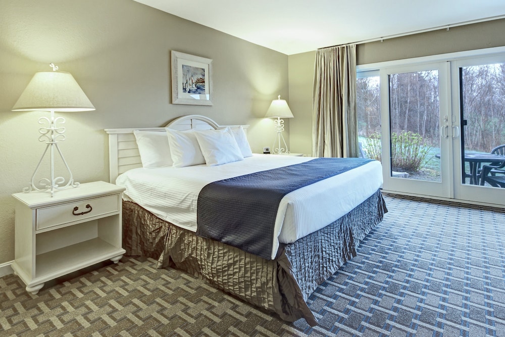 Club Wyndham Newport Overlook - photo 18