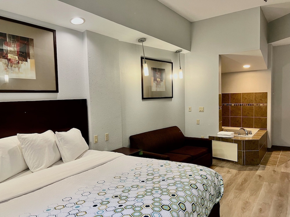 HomeTowne Studios & Suites Washington - photo 15